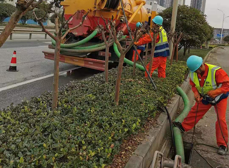 东澳镇市政管道清淤