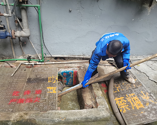 东澳镇清掏化粪池